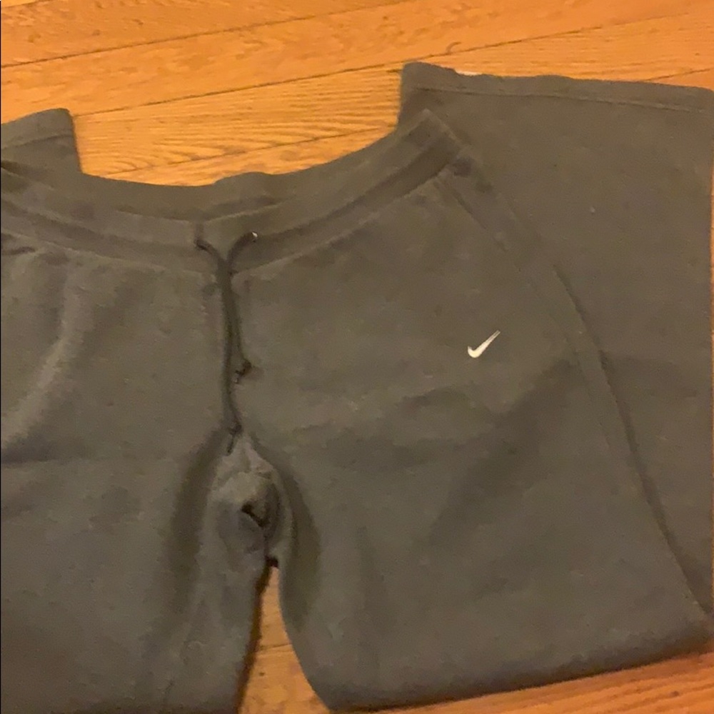 Nike Sweats - Picture 2 of 4